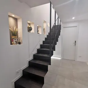 https://catania-centro-rooms-di-amato-g.sicilyhotelsitaly.net